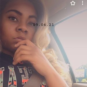 Meet your Posher, Laneshia